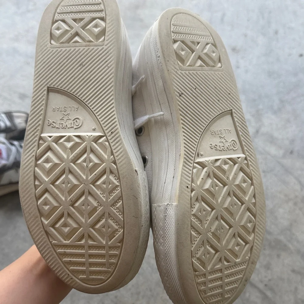 Converse Stylish White High-Top Sneakers